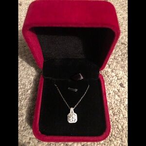 NWT! 1 Carat Moissanite Necklace! Comes with Certification! 💎💎💎